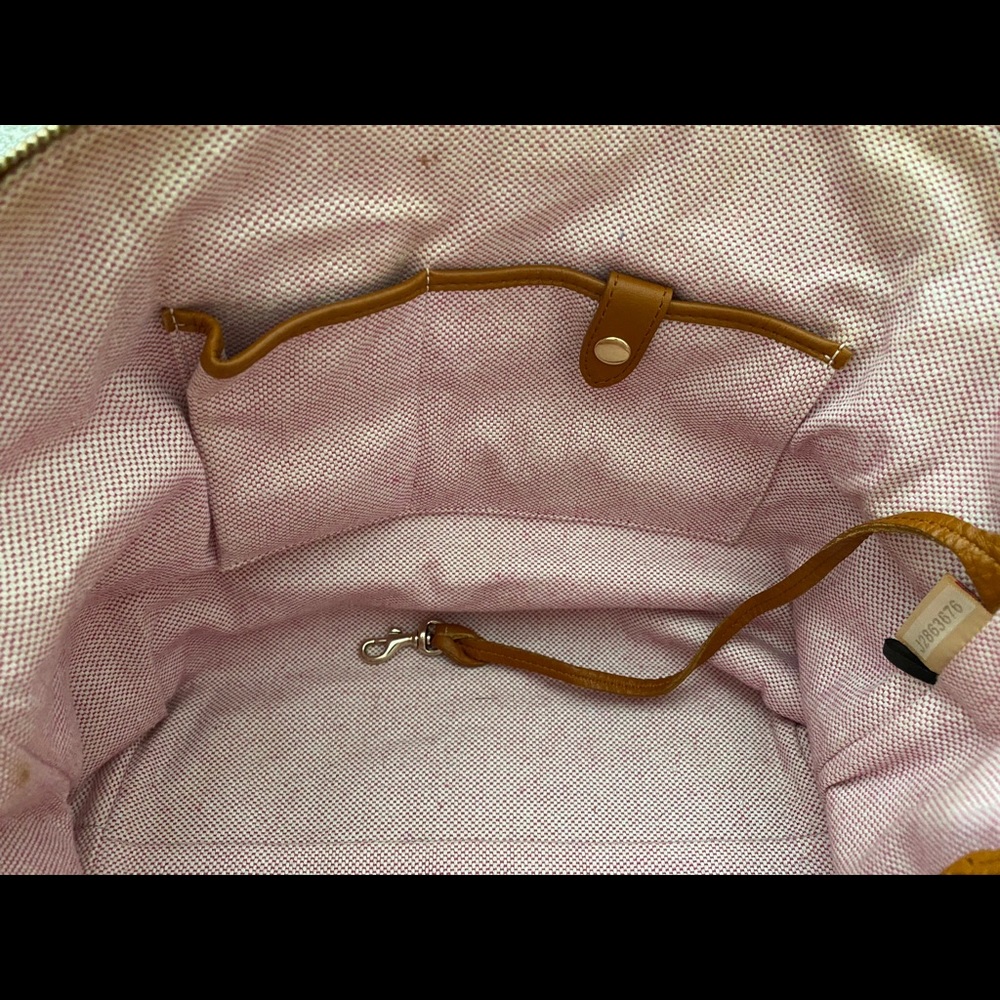 Like New Dooney & Bourke Top Handle Bag - Picture 7 of 9